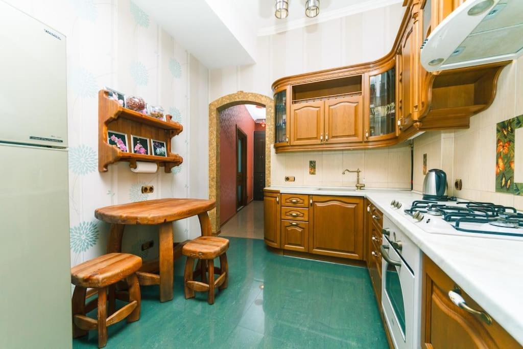 Apartment With View On Inpedendence Square Khreshchatyk Киев Экстерьер фото