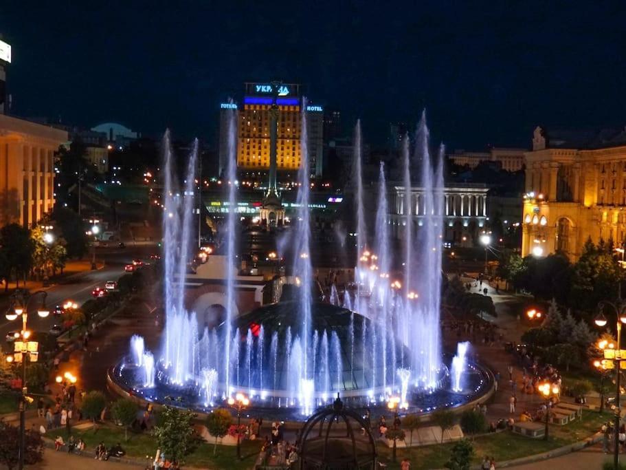 Apartment With View On Inpedendence Square Khreshchatyk Киев Экстерьер фото
