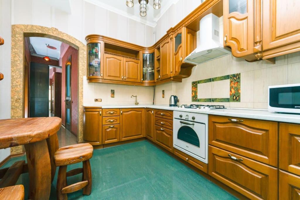 Apartment With View On Inpedendence Square Khreshchatyk Киев Экстерьер фото
