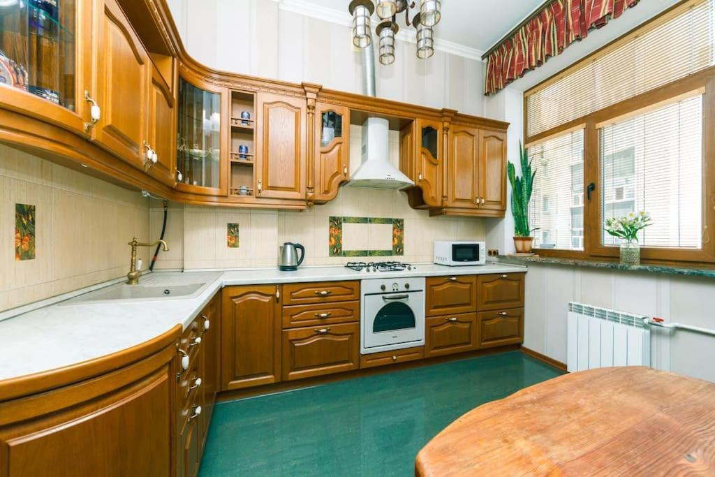 Apartment With View On Inpedendence Square Khreshchatyk Киев Экстерьер фото