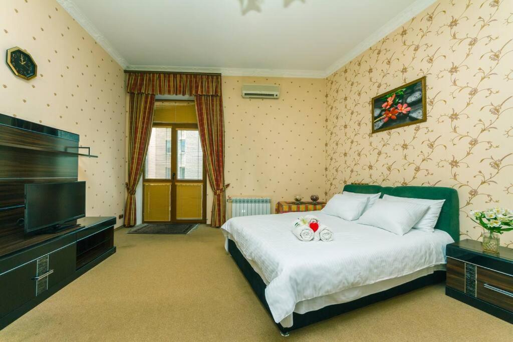 Apartment With View On Inpedendence Square Khreshchatyk Киев Экстерьер фото